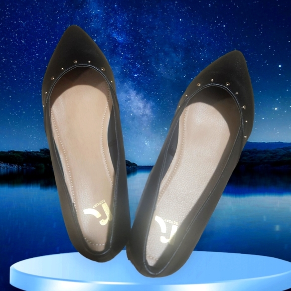 NWT Black Leather Studded Shoes, Size 10W - Picture 4 of 5